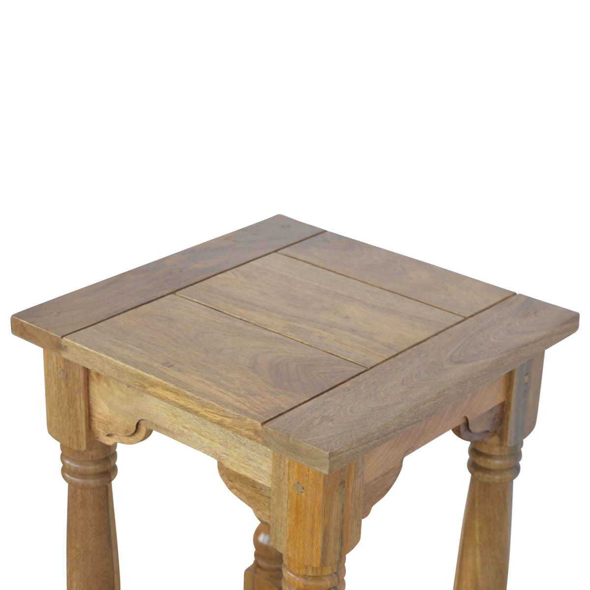 End Table with Turned Legs Accent Piece