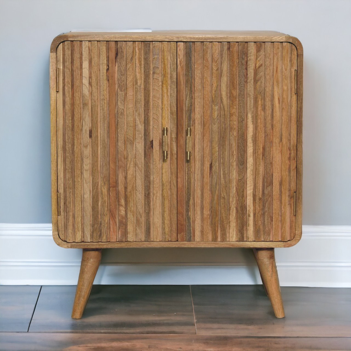 T-bar Ridged Cabinet