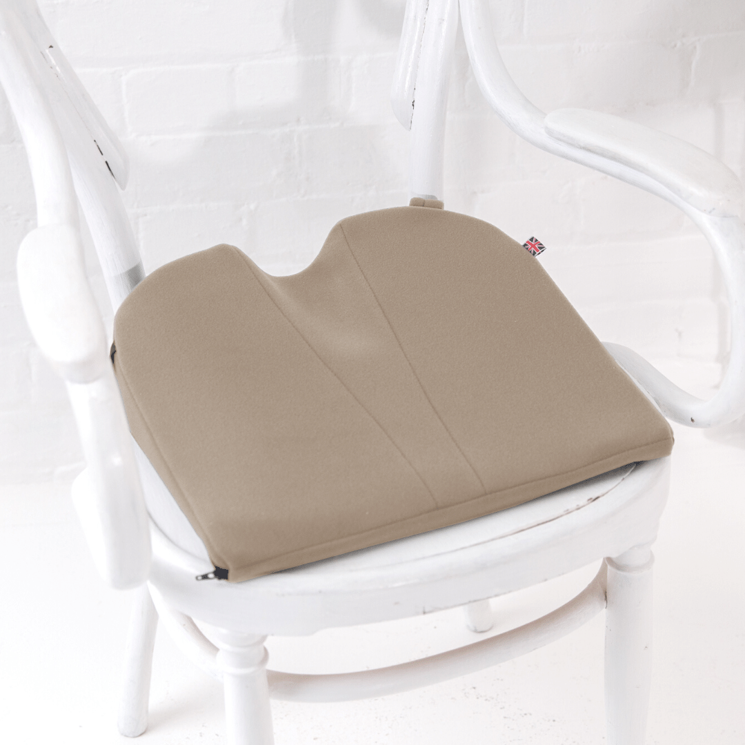 3 Deluxe Comfort Throne: 8° Angled Wedge with Tailbone Relief Notch