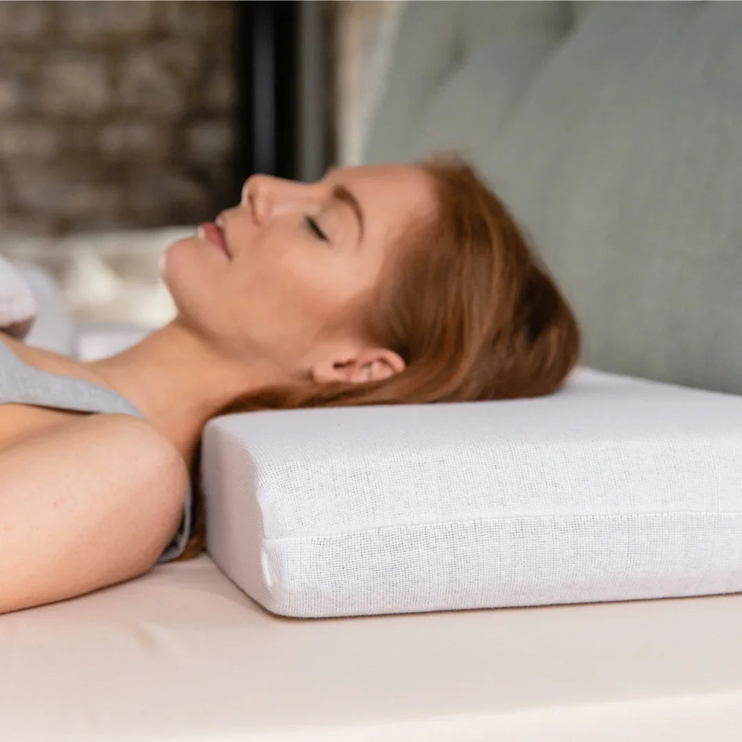 Versatile Dream Cloud: Adjustable Height Graphite Latex Pillow