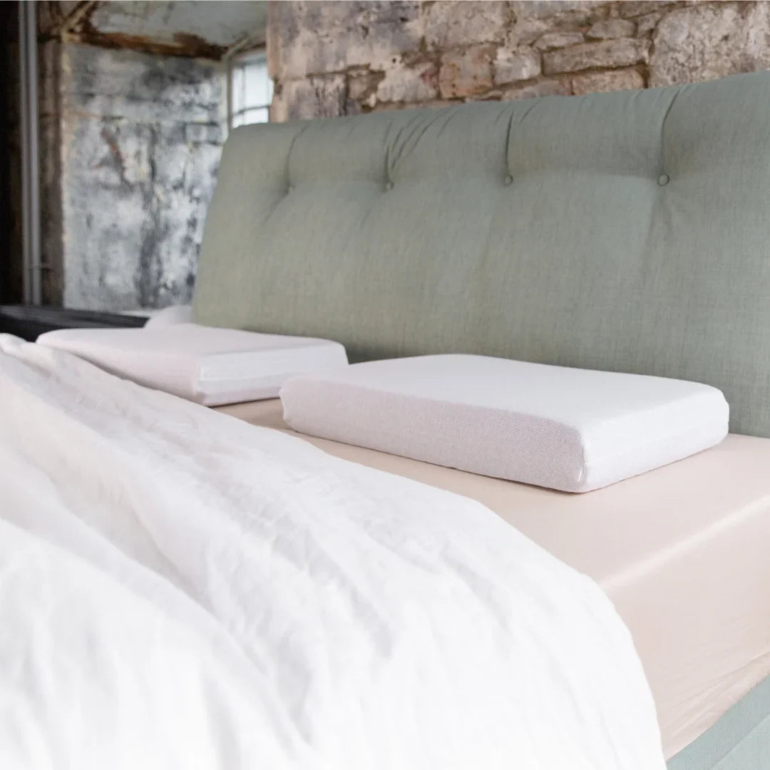 Versatile Dream Cloud: Adjustable Height Graphite Latex Pillow