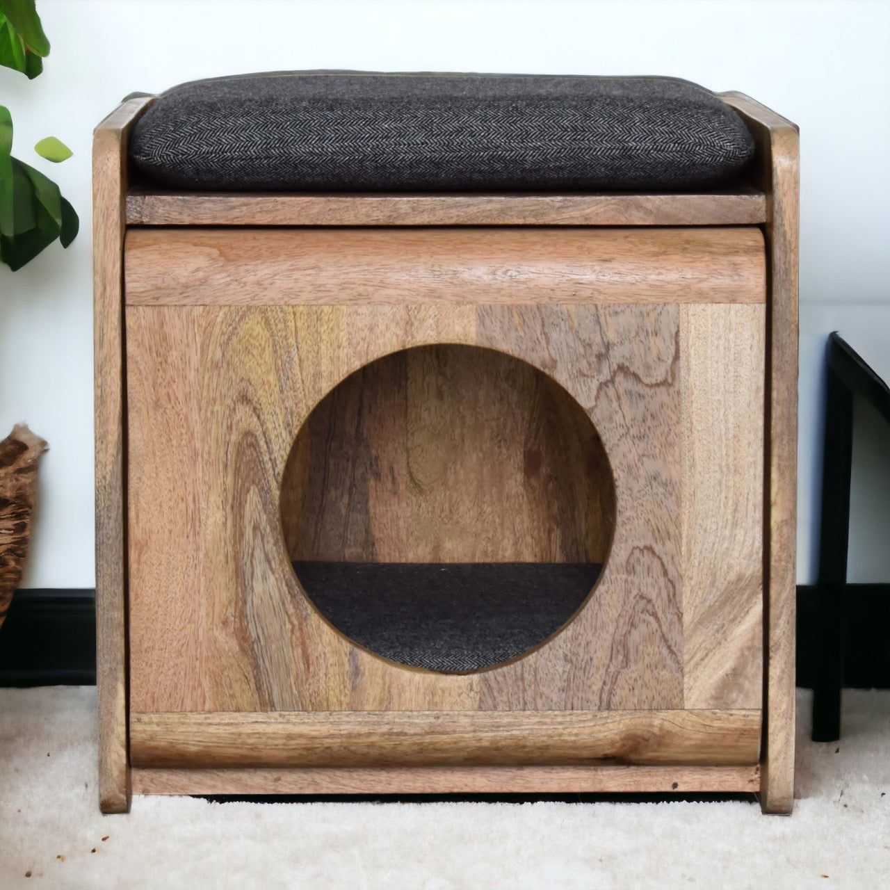 Round Cut-out Pet Bed with Seat Pad | Tweed