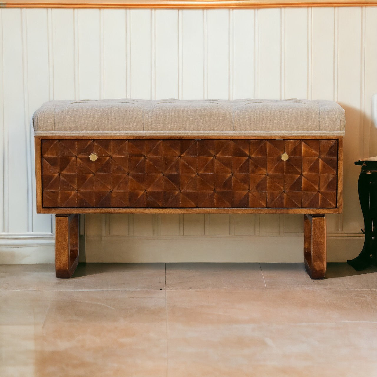 'U' Chestnut Diamond Bench | Linen