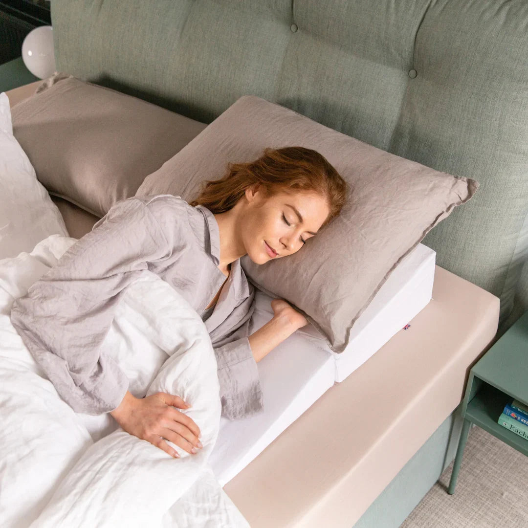 Journey in Comfort: Luxe Memory Foam Bed Wedge for Acid Reflux Relief - Complete with Travel Bag