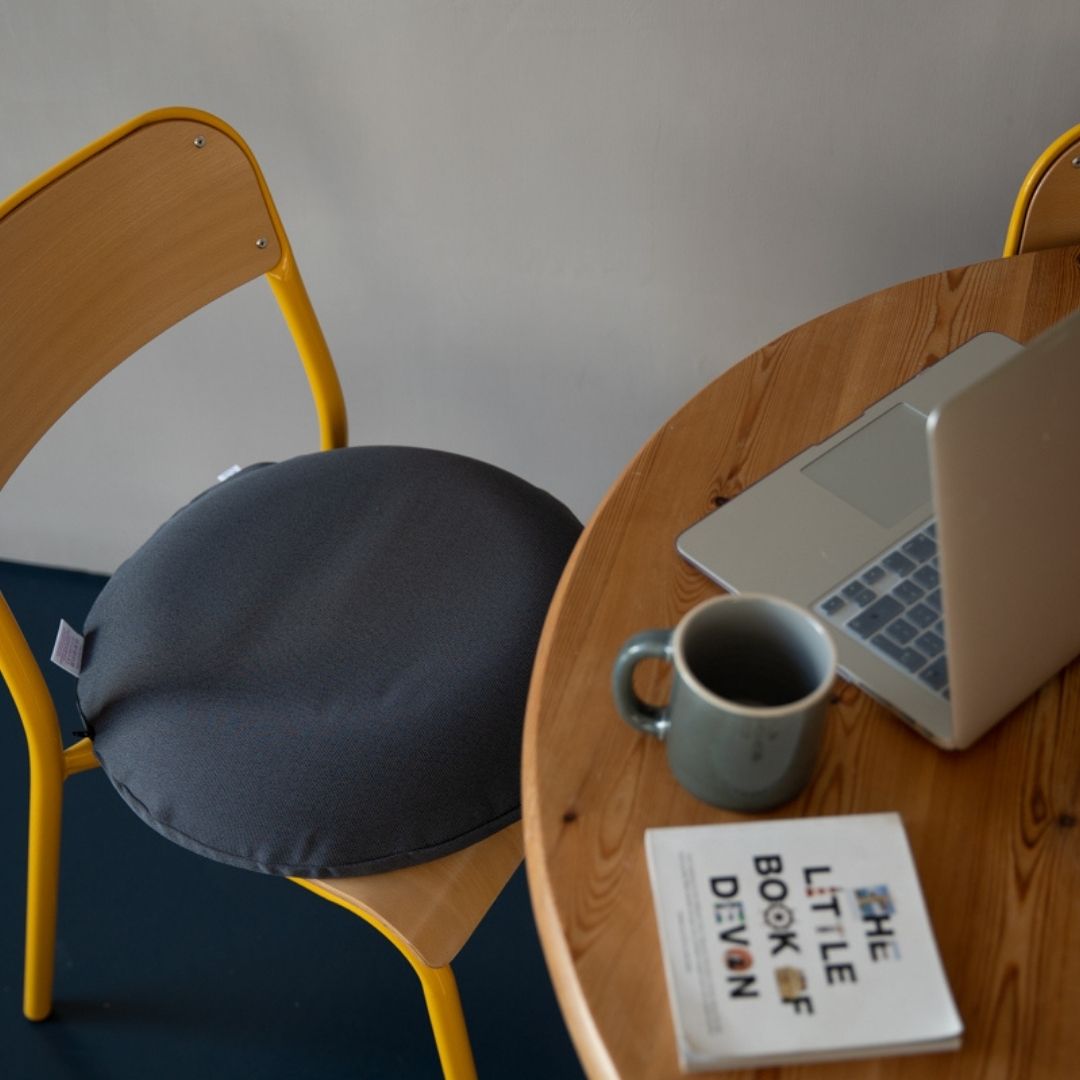 Cloud-Like Comfort: The 8cm-Thick Luxury Ring Cushion - Cushions