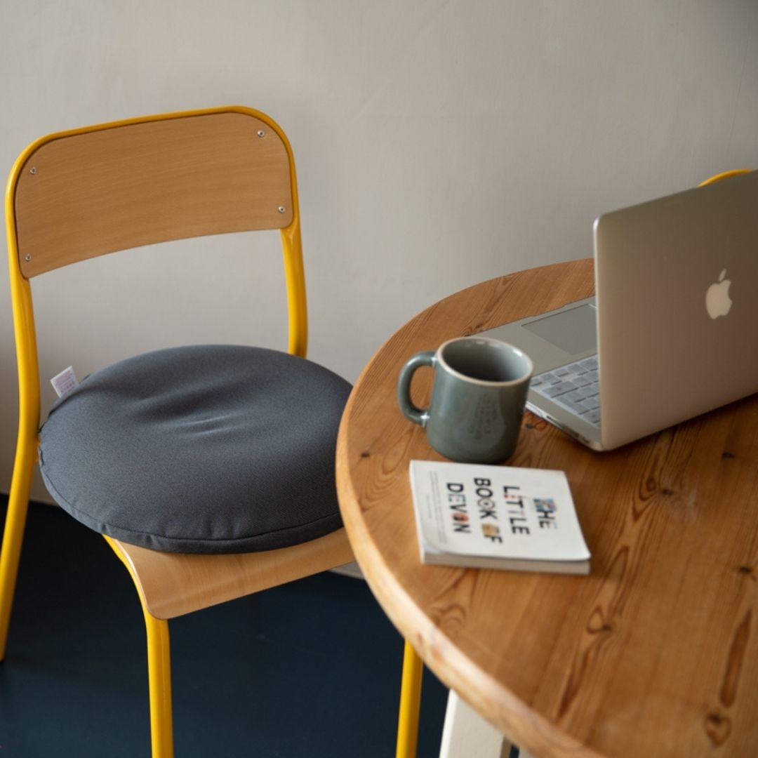 Cloud-Like Comfort: The 8cm-Thick Luxury Ring Cushion - Cushions