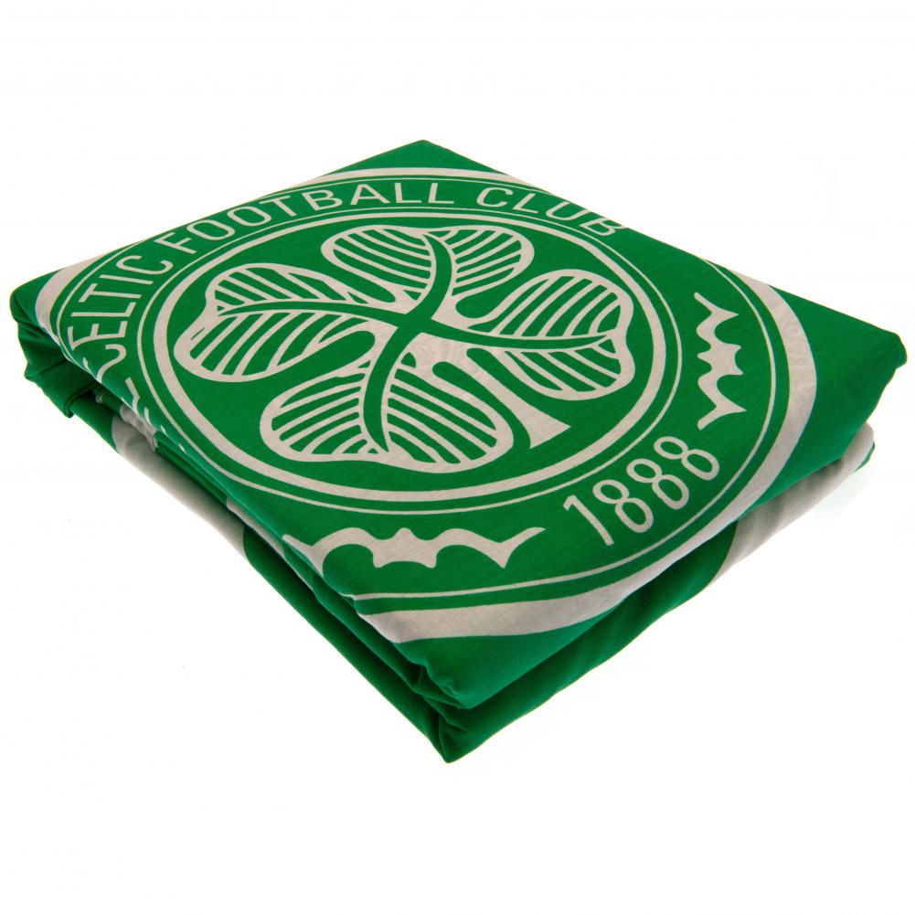 Celtic FC Double Duvet Set featuring a reversible design and club crest, perfect for football fans wanting a stylish bedroom.