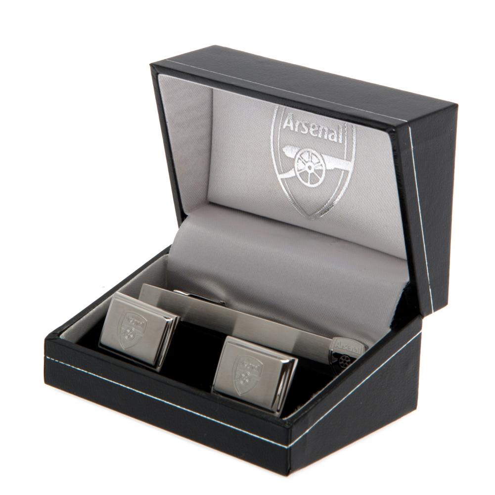 Stylish presentation of the Arsenal FC Tie Slide & Cufflink Set, perfect for match days and formal events, made for passionate Arsenal fans.