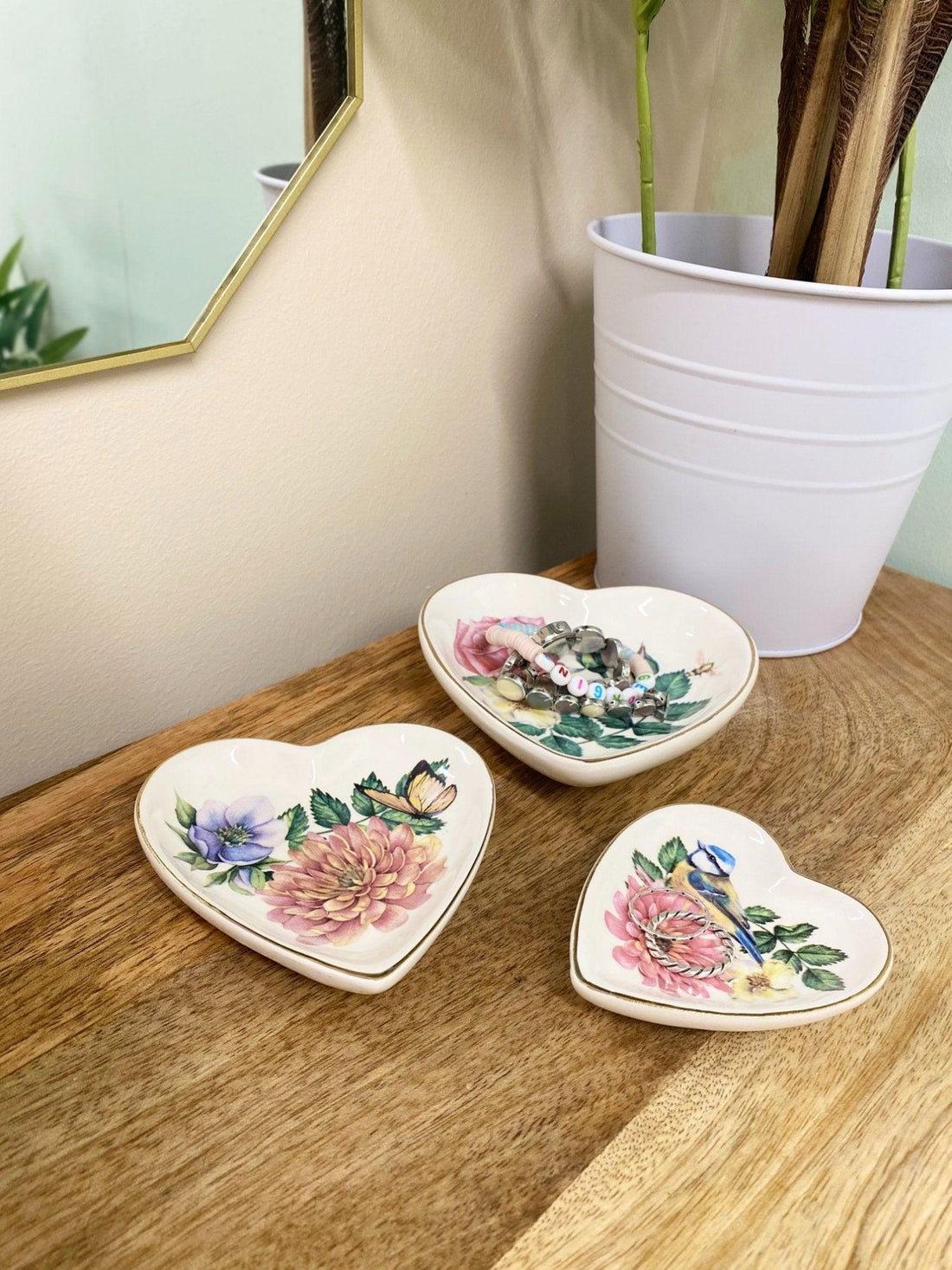 Set Of Three Heart Trinkets Dishes with Gold Edging - £20.99 - Bowls & Plates 