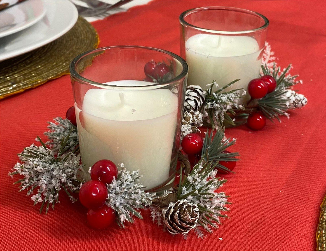 White Set Of 2 Candle Pots With Wreath - £21.99 - Christmas Candles & Fragrance 